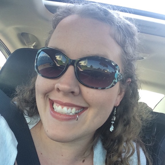 Meet your Posher, Jessica - Picture 5 of 5